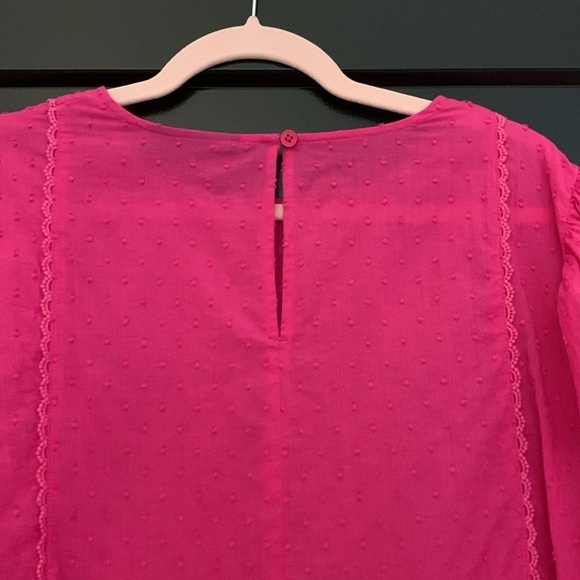Lane Bryant Scalloped Short Sleeved/Crew Neck Pink Top w/Textured Dots. Size 14 - Picture 6 of 11